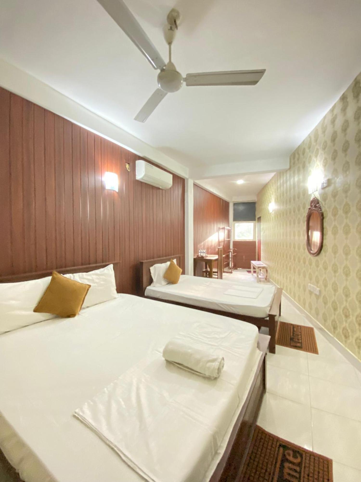 Airport City Hotel Katunayaka Buitenkant foto