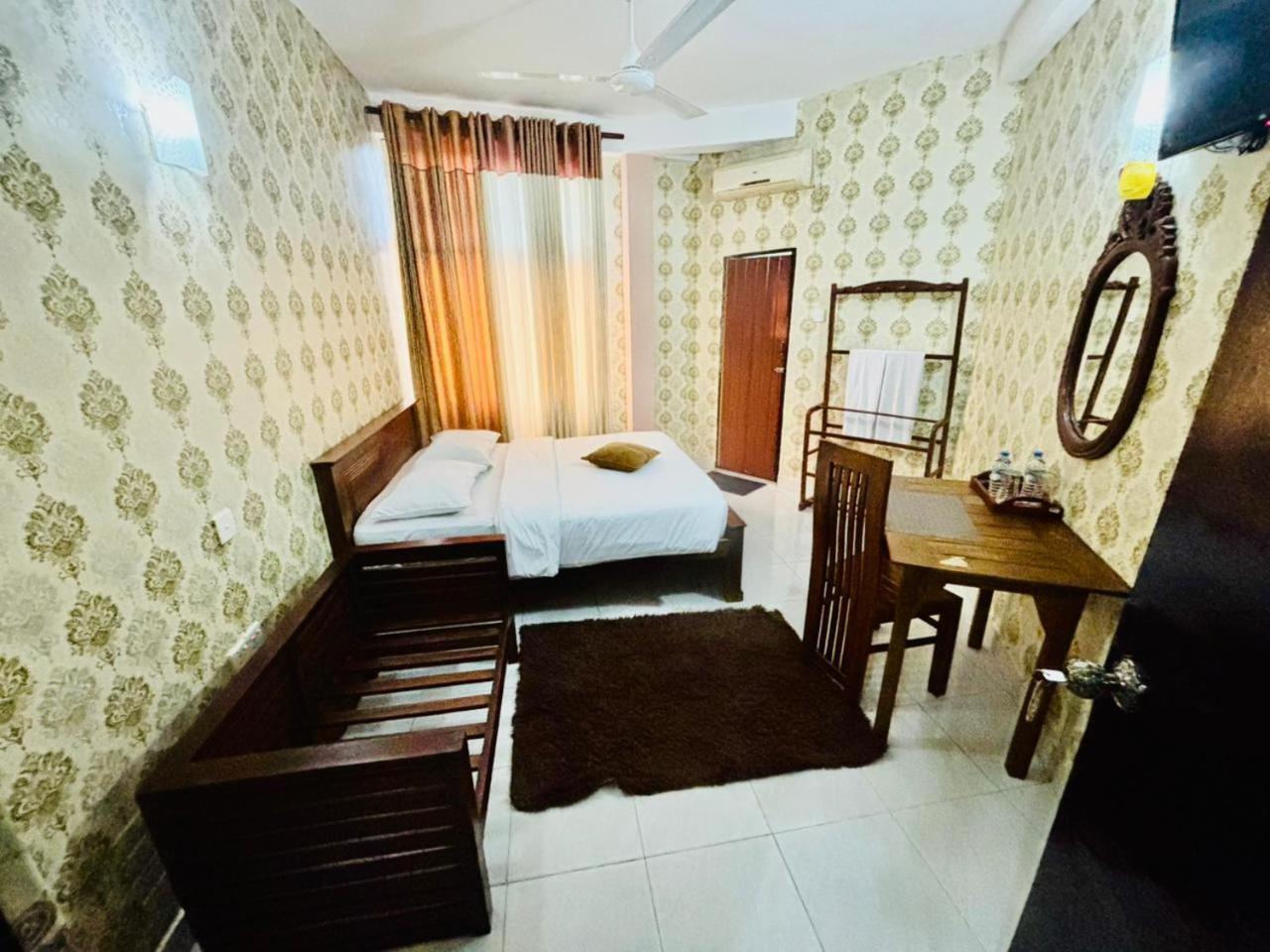 Airport City Hotel Katunayaka Buitenkant foto